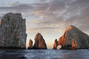 世界帆板公开赛：年轻选手挑战风浪夺目，世界帆船帆板比赛